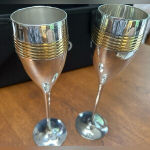 Silver & Gold Champagne Flutes. Wedding toasts flutes. Never used. Box Set of 2.